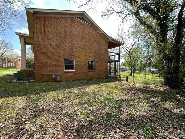 Building Photo - 2601 Rita Ln NW