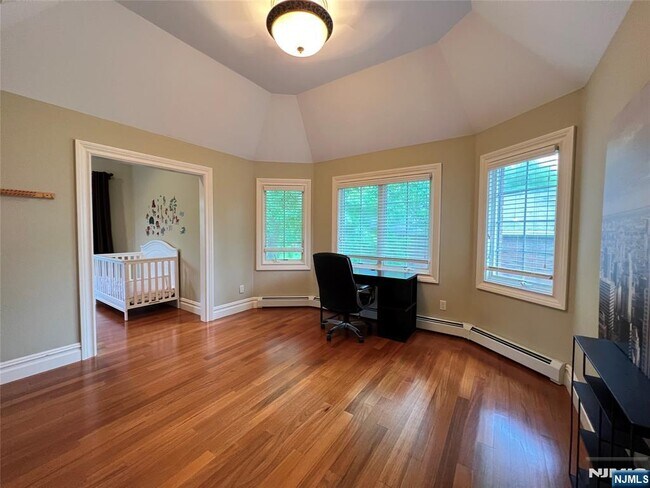 Building Photo - 22 Reiner Pl