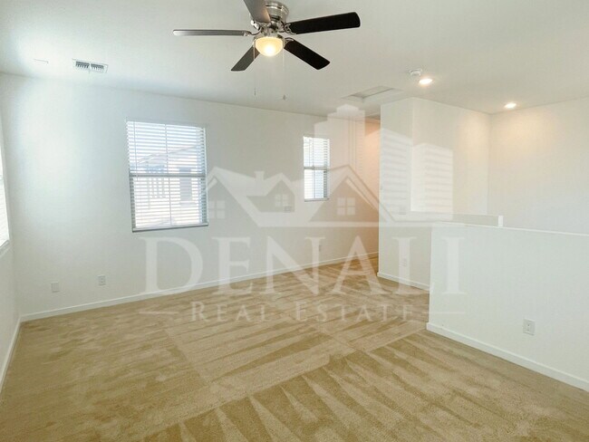 Building Photo - 1365 W Bluejay Dr