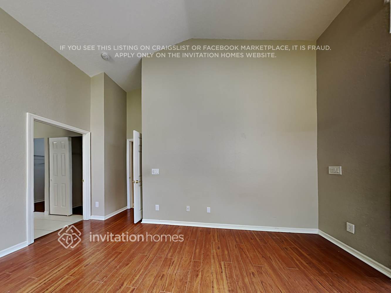 Building Photo - 5842 NW 119th Dr