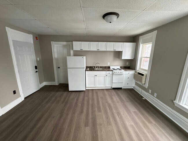 Building Photo - 227 Allen St