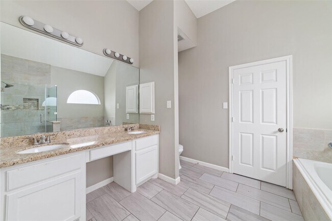 Building Photo - 6315 Laurel Run