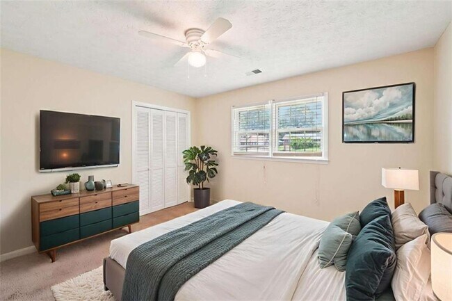 Building Photo - 498 Cole Dr SW