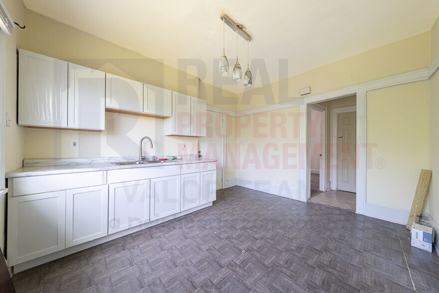 Building Photo - 3633 E 153rd St