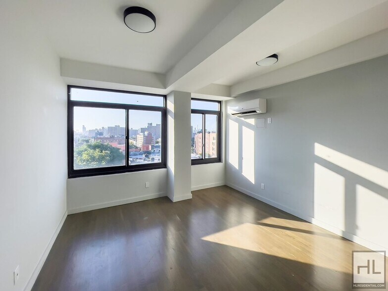Building Photo - Bushwick Avenue / Spacious 2 Bed 1-Bath
