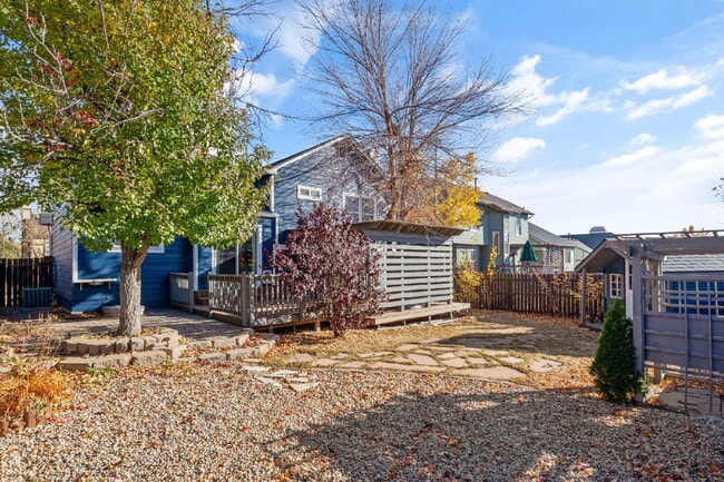 Building Photo - Beautiful 4 Bedroom Home with Backyard The...