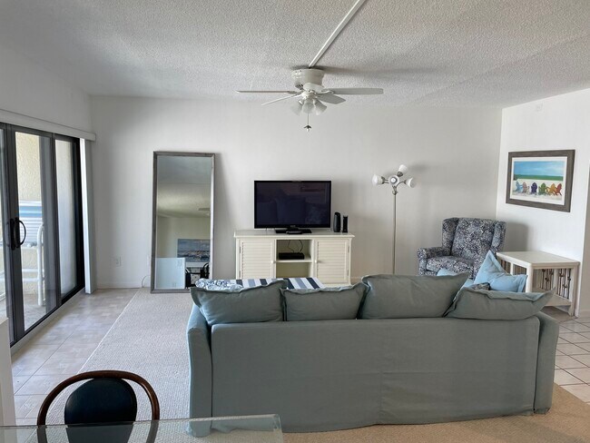 Living Room - 4501 S Atlantic Ave