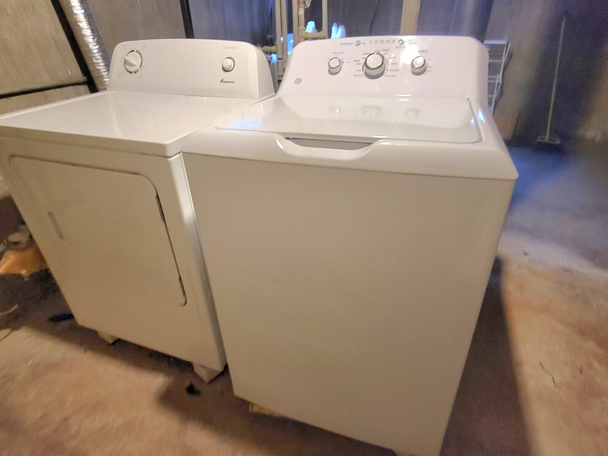 Private Washer & Dryer - 8029 Lake St