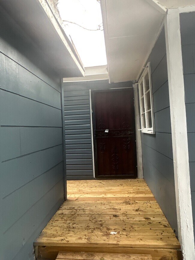 Building Photo - 2517 Coronet Pl