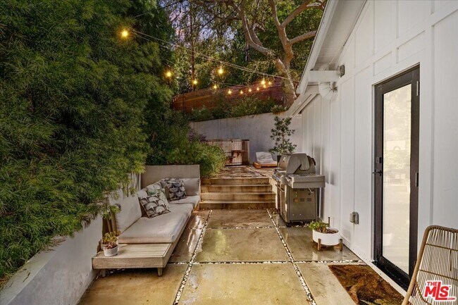 Building Photo - 4104 Saugus Ave