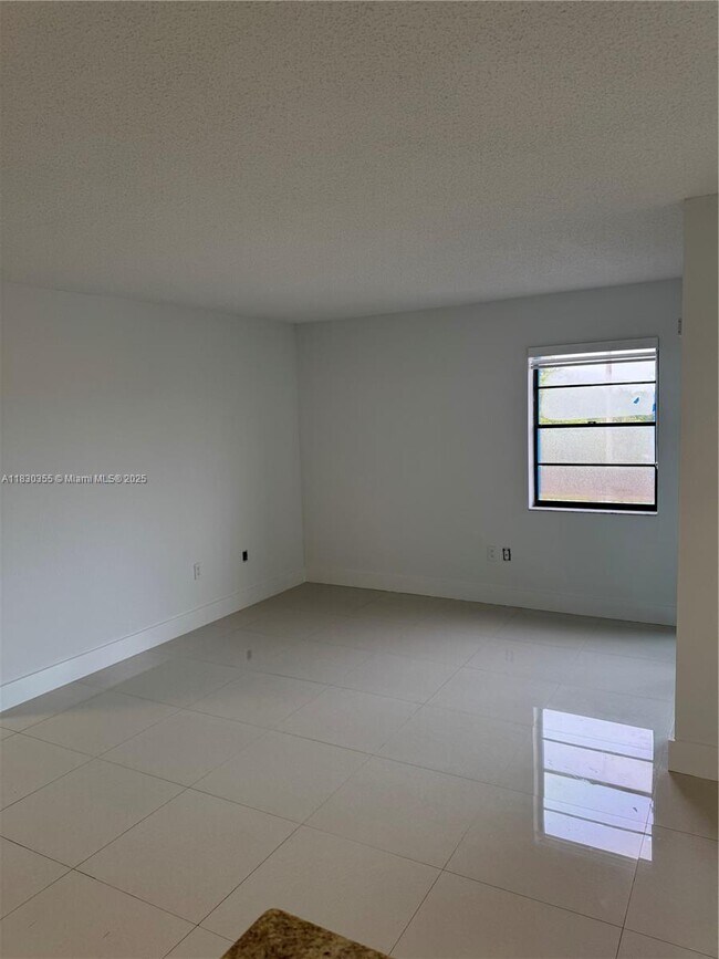 Building Photo - 9285 SW 125th Ave