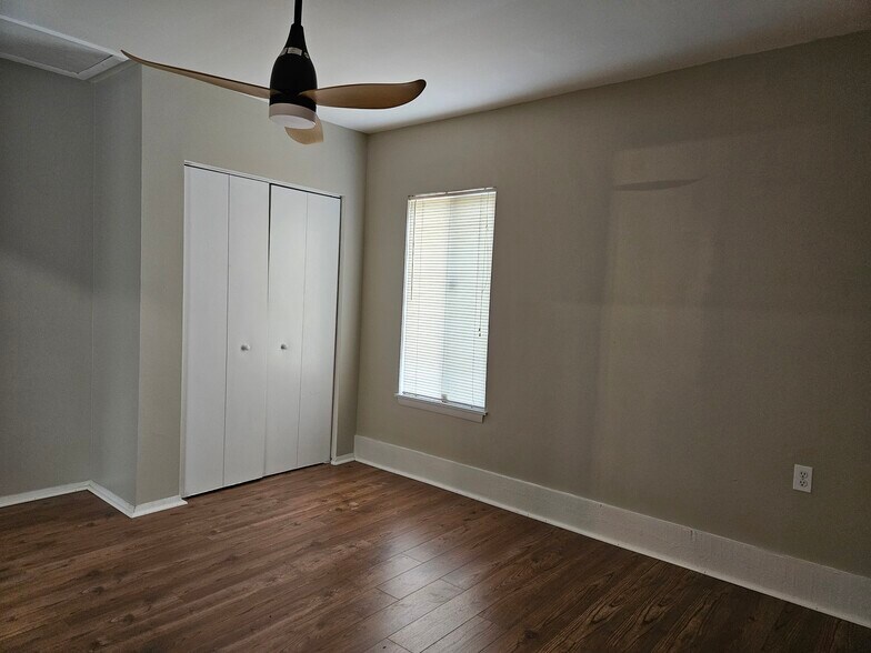Building Photo - 182 Forestview Cir