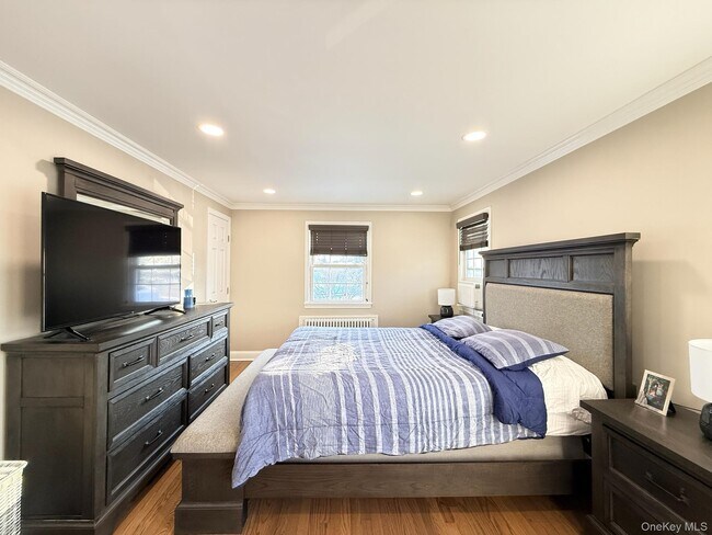 Building Photo - 201 Sydney Ave