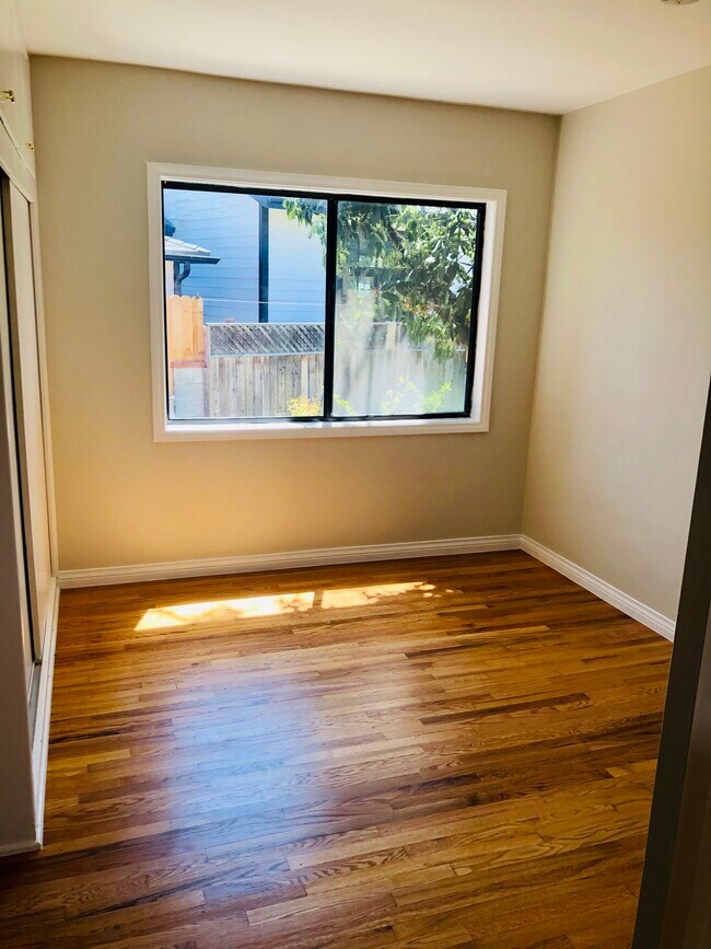 Building Photo - 3633 Malafia Dr
