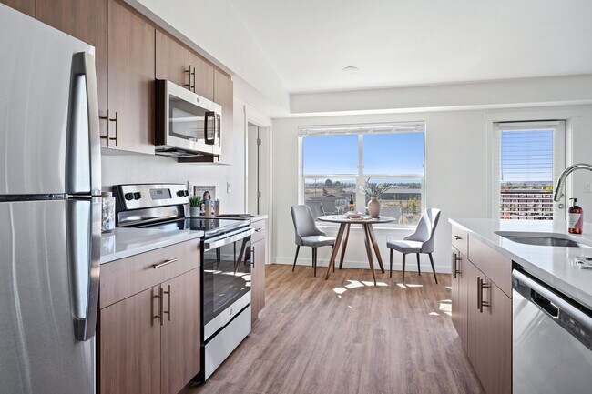 Building Photo - Summer Savings are Here! $500 Rent Credit ...