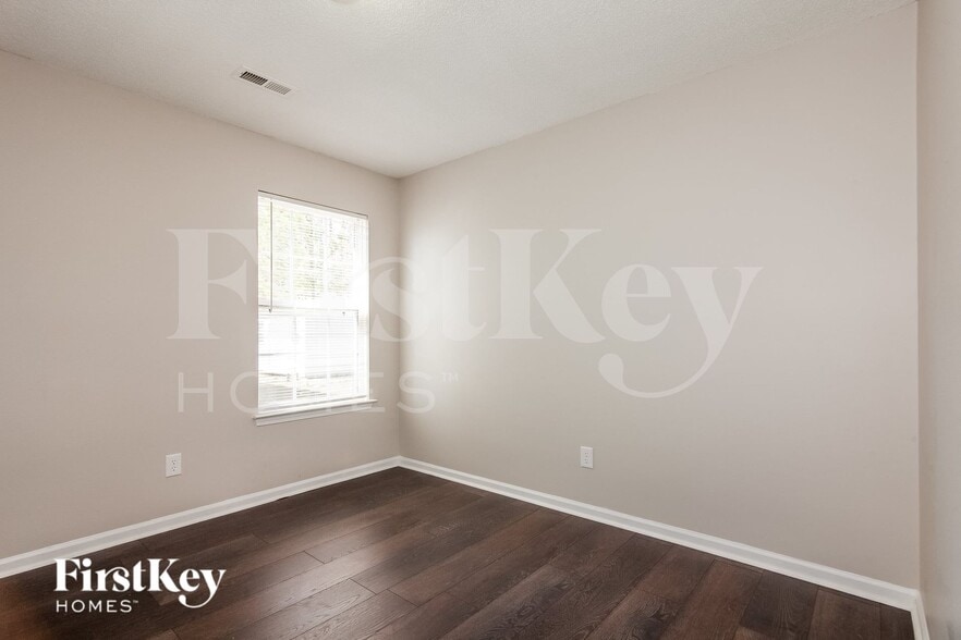 Building Photo - 12023 Stewarts Crossing Dr