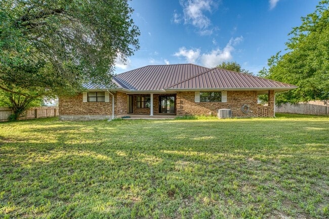 Building Photo - 405 E Granite St
