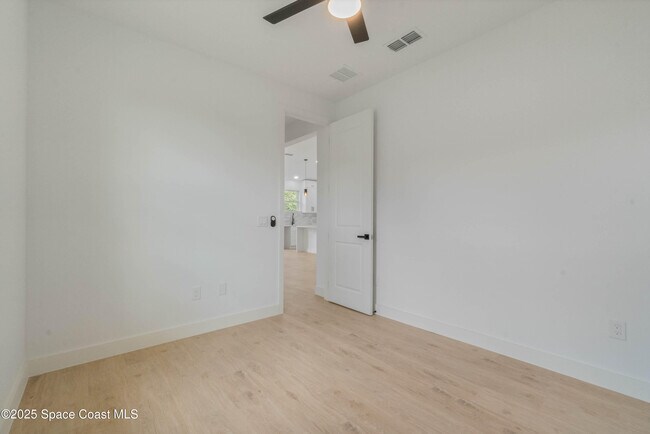 Building Photo - 521 Garbelmann St