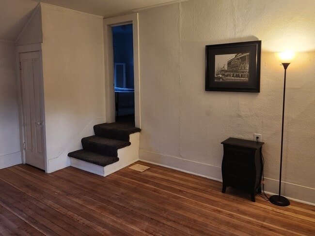 Building Photo - 122 Dole Ave