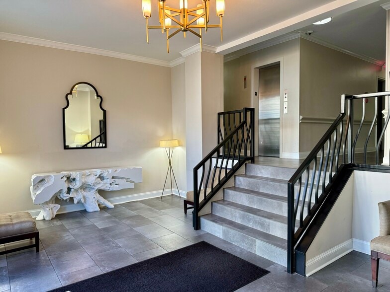 Building Photo - 2130 N St NW