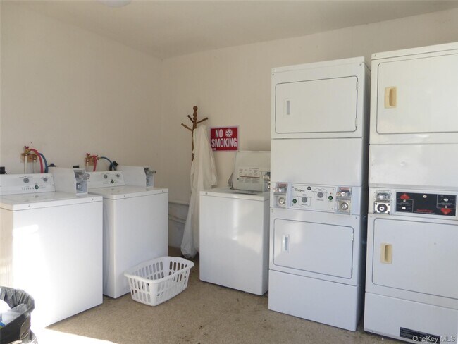 Building Photo - 19 Quartz Ln