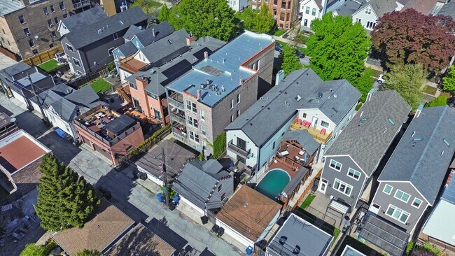 Building Photo - 2512 N Artesian Ave