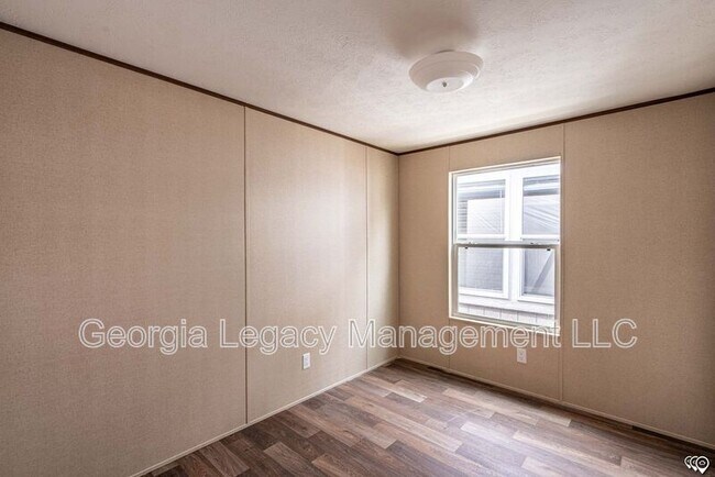 Building Photo - 57 Shady Cir