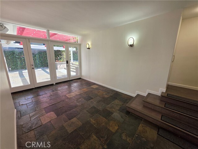 Building Photo - 310 S Thurston Ave