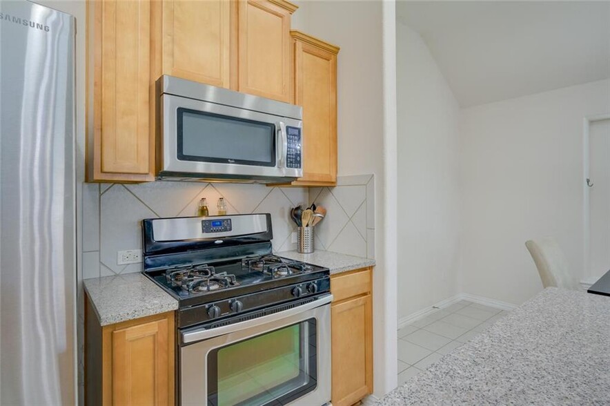 Kitchen - 1004 Dyer Creek Pl