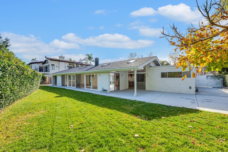 Grassy Yard - 6234 Paseo Canyon Dr