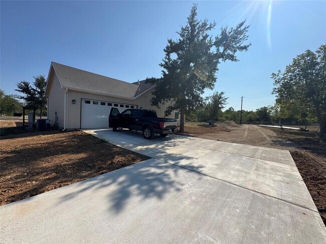 Building Photo - 1353 Red Town Rd