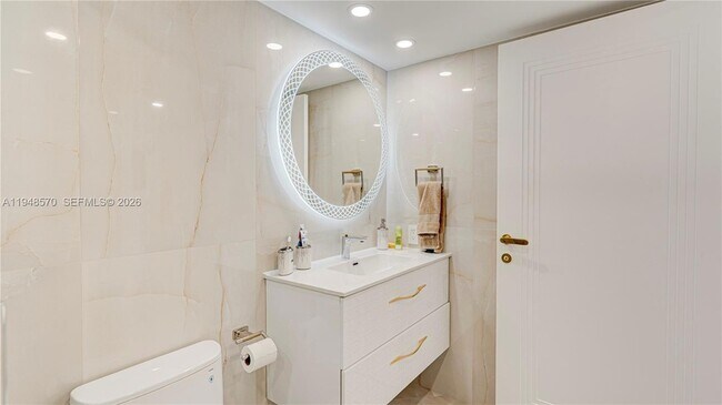 Building Photo - 16711 Collins Ave