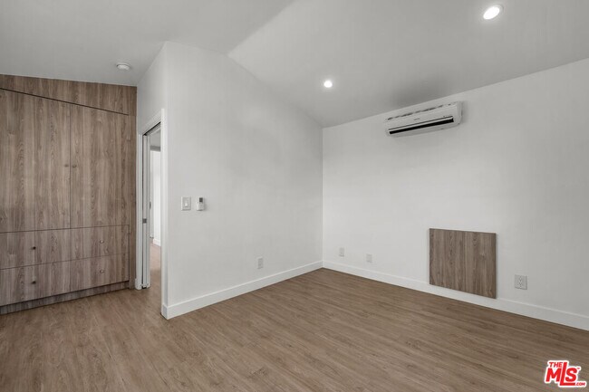 Building Photo - 825 San Miguel Ave
