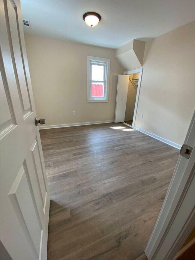 Building Photo - 35807 Schley Ave