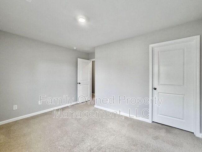 Building Photo - 422 Blue Elderberry Run