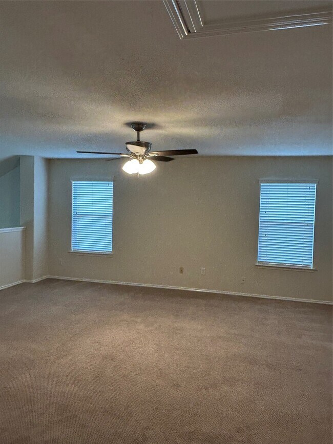 Building Photo - 5327 Stonegate Dr