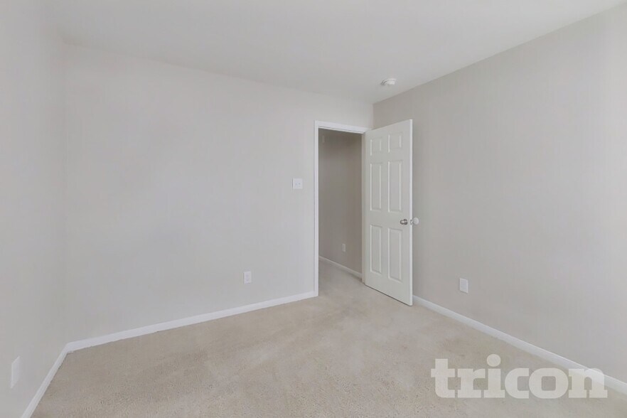 Building Photo - 12223 Elm Orch Trl