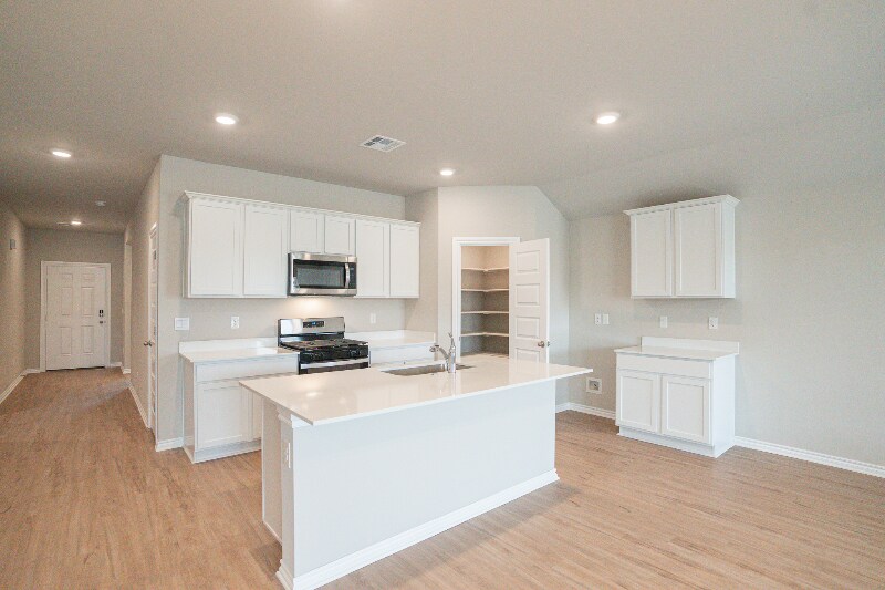 Building Photo - 2912 Firefly Dr