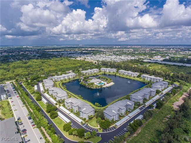 Building Photo - 16635 Lake Cir Dr