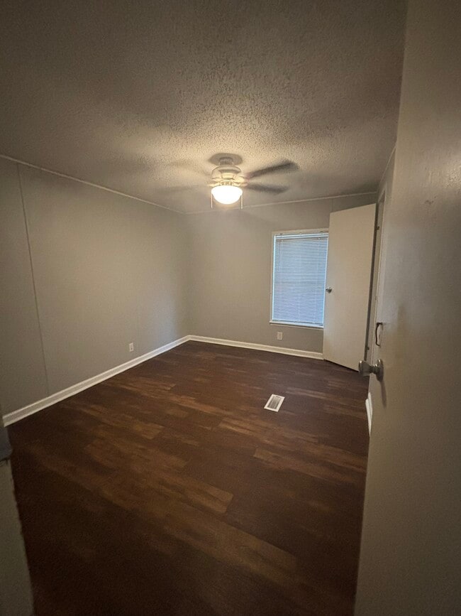 Building Photo - 200 Raider Ln