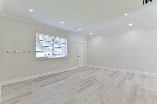 Building Photo - 11527 SW 81st Rd