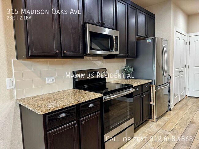 Building Photo - 315 Madison Oaks Ave