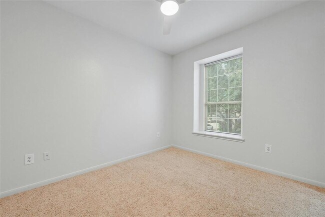 Building Photo - 4620 W William Cannon Dr