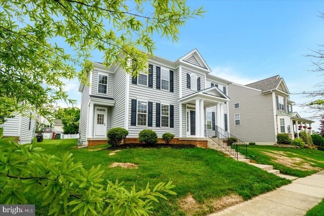 Building Photo - 240 Davis St