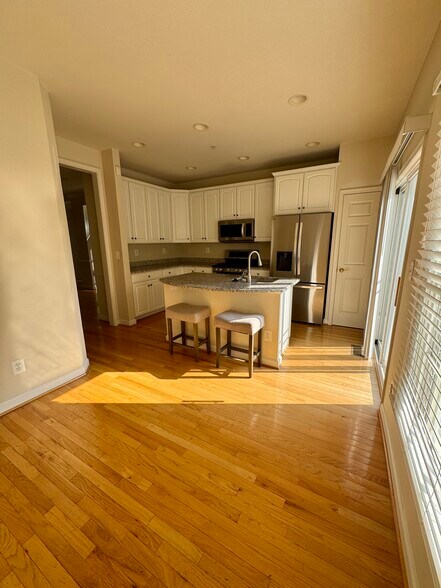 Building Photo - 503 Casey Ln