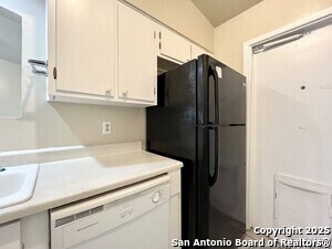 Building Photo - 3223 Leewood Dr