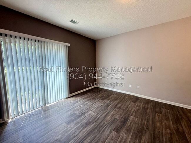Building Photo - 518 Scrub Jay Dr