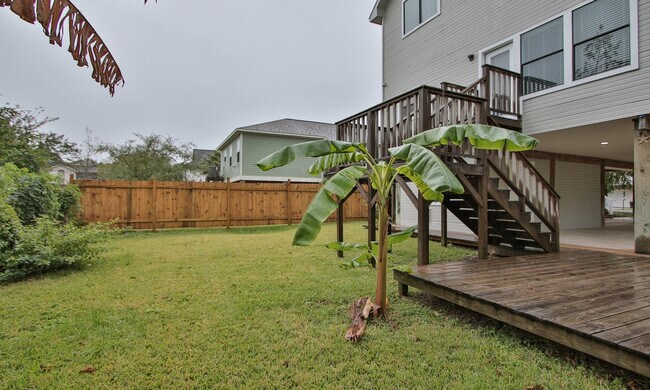 Building Photo - 131 Pine Rd