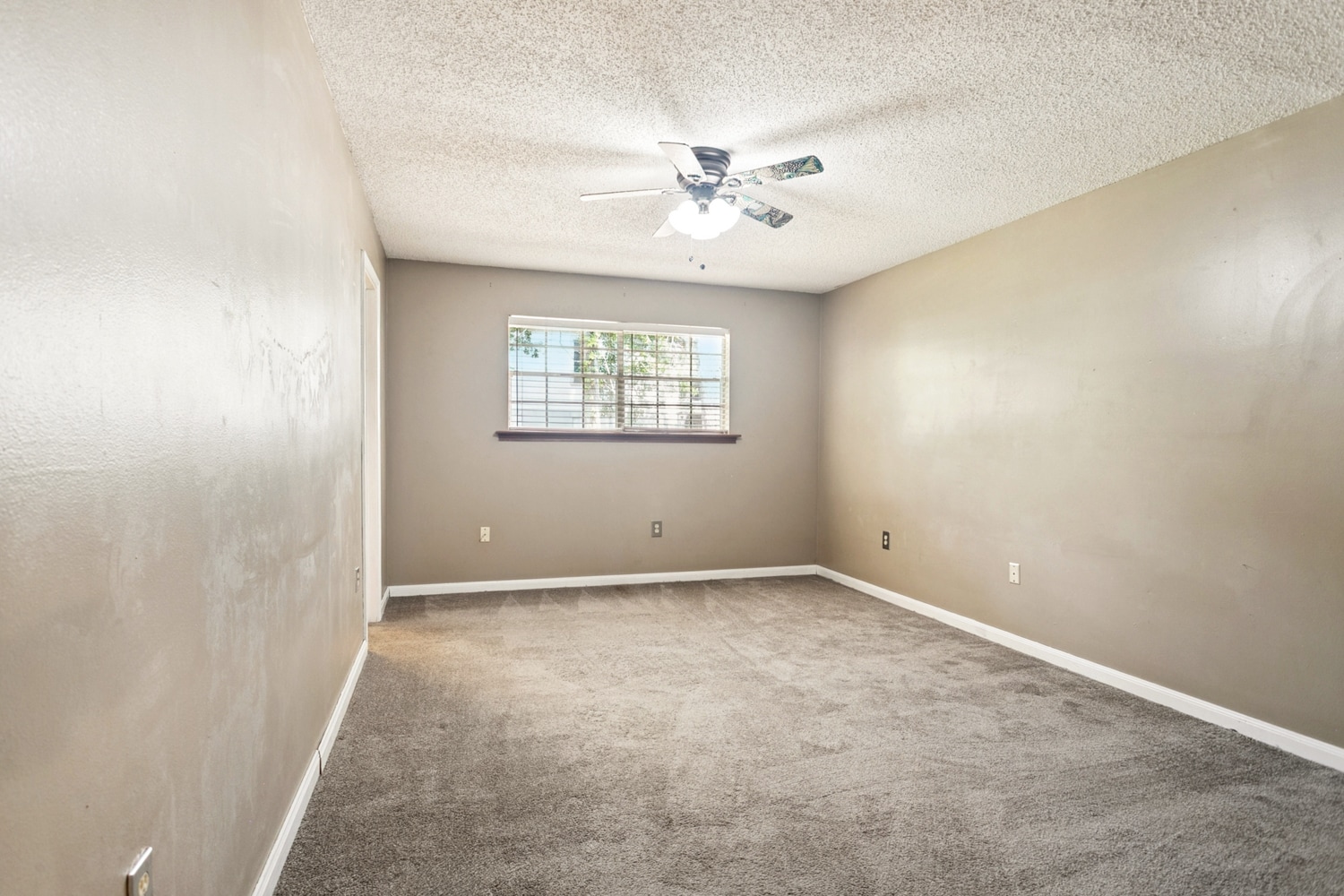 Building Photo - 310 Goldenwood St