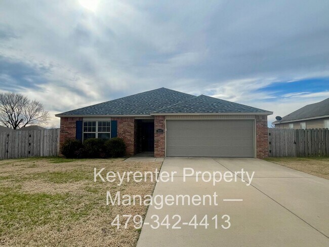 Building Photo - Spacious 3-Bedroom Springdale Home with Fenced Yard